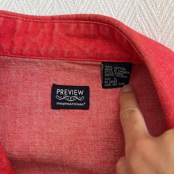 Red jean jacket, zip up front - Picture 5 of 5